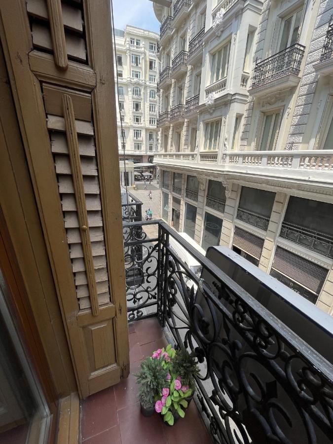 El Hostall Madrid Bagian luar foto