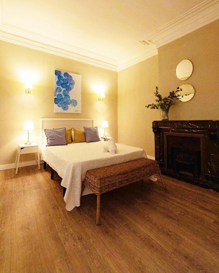 El Hostall Madrid Bagian luar foto