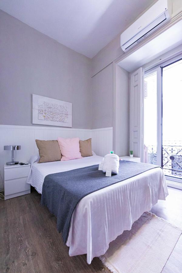 El Hostall Madrid Bagian luar foto